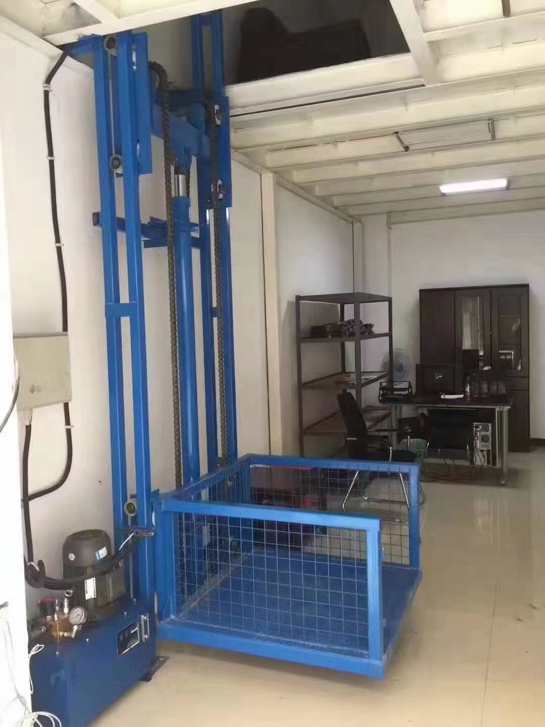 SJD型电动液压升降货梯SJD型链条导轨式升降货梯